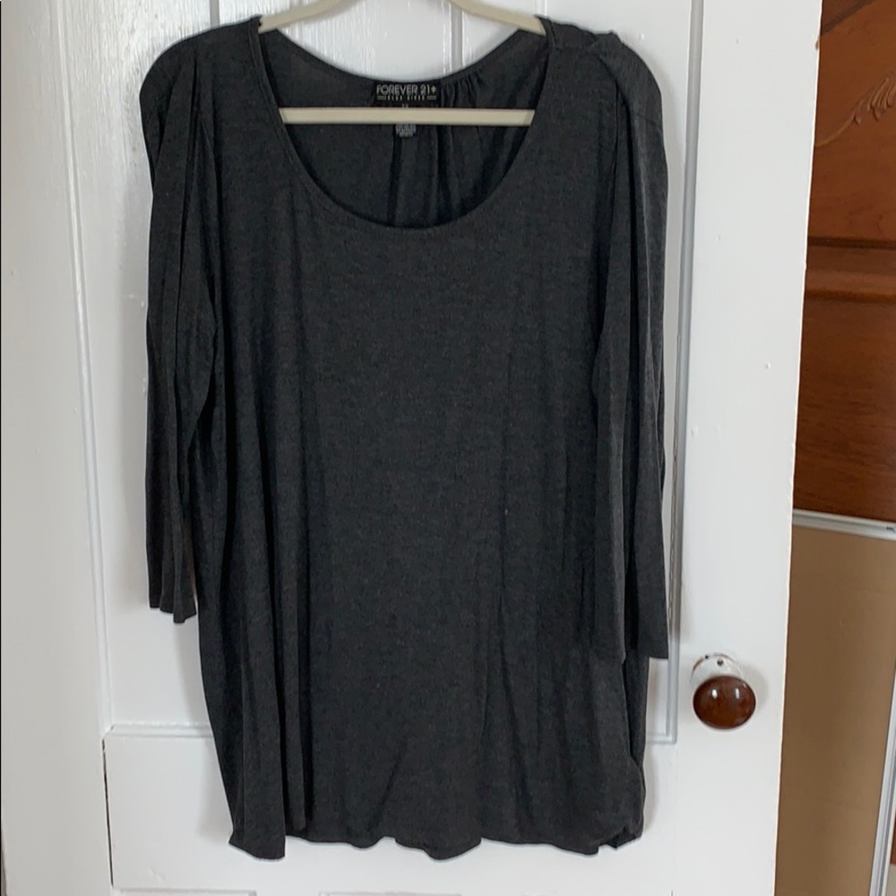 Plus Size Cinched Back 3/4 Sleeve Tunic